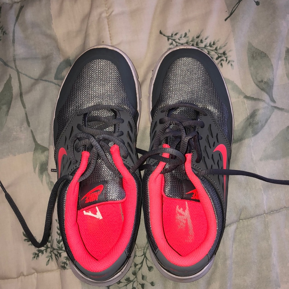 Women’s Nike sneakers